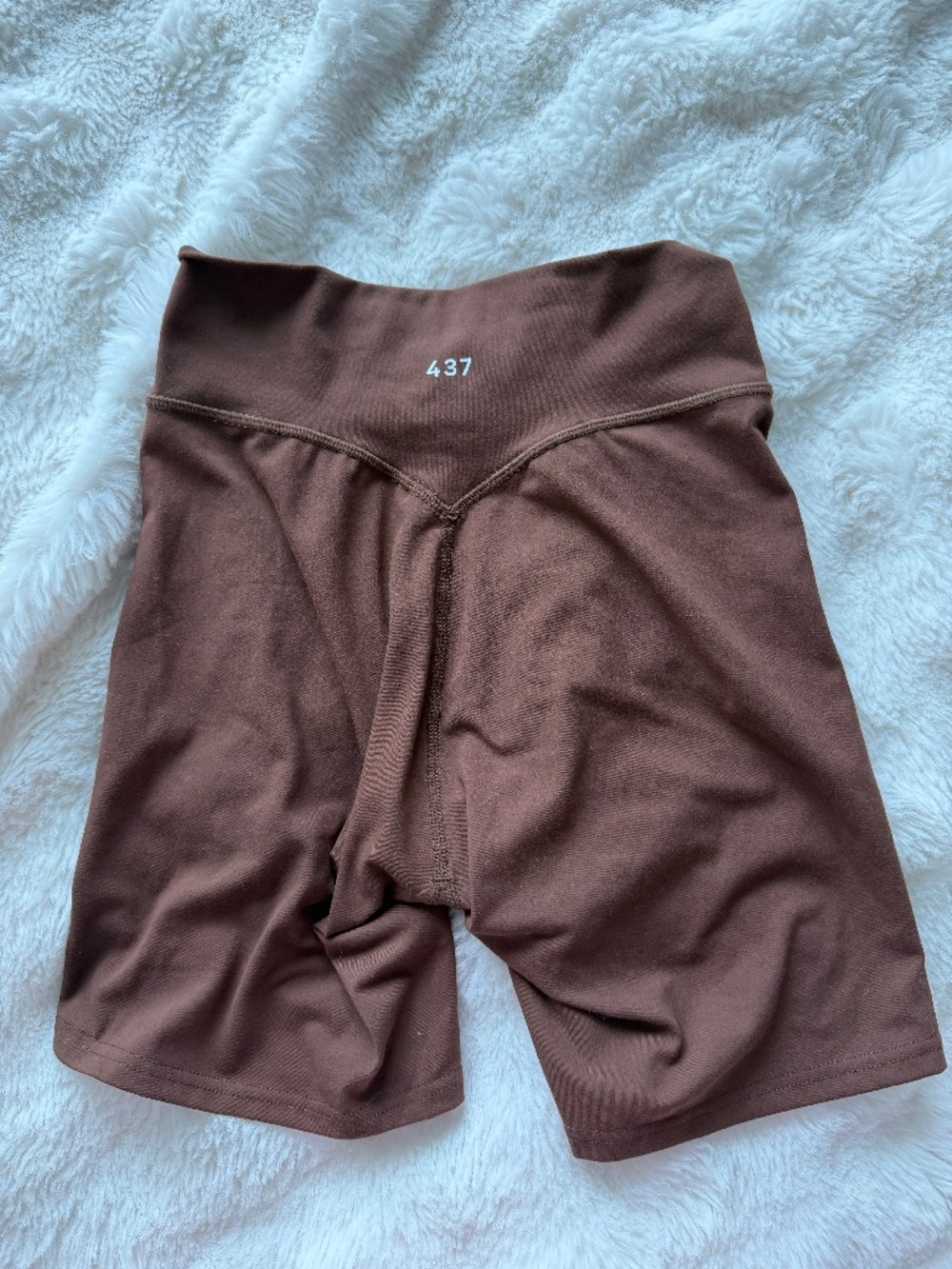 437 The V Short - Walnut Brown Size Small